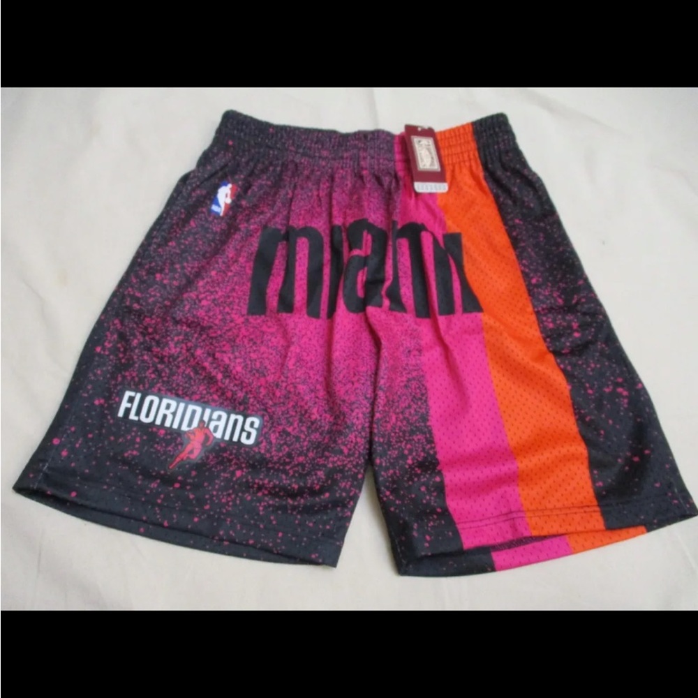 Mitchell & Ness Hardwood Classics Shorts Re-Take Gradient Miami Heat